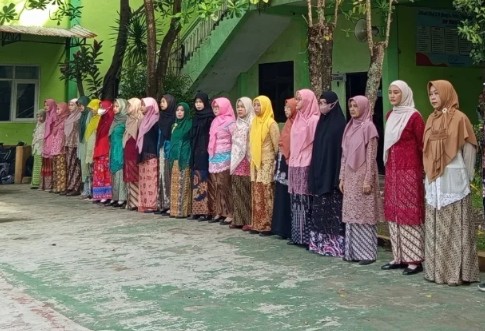 Upacara Memperingati Hari Kartini